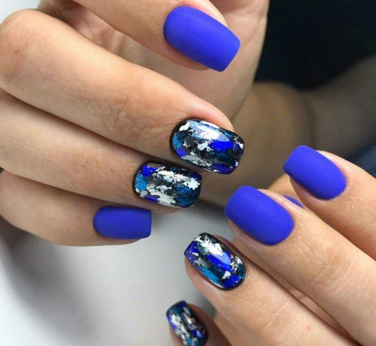 Vernis gel manucure avec feuille