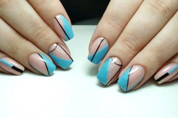 Dessins d'ongles géométriques