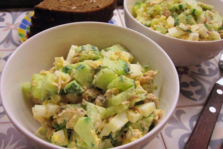 Salade de thon, oeufs et fromage