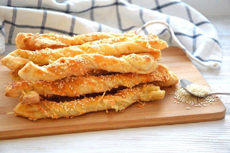 Bâtonnets de fromage en pâte feuilletée