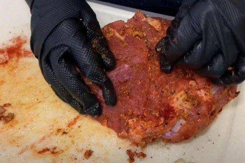 Porc bouilli maison aux épices - une recette classique