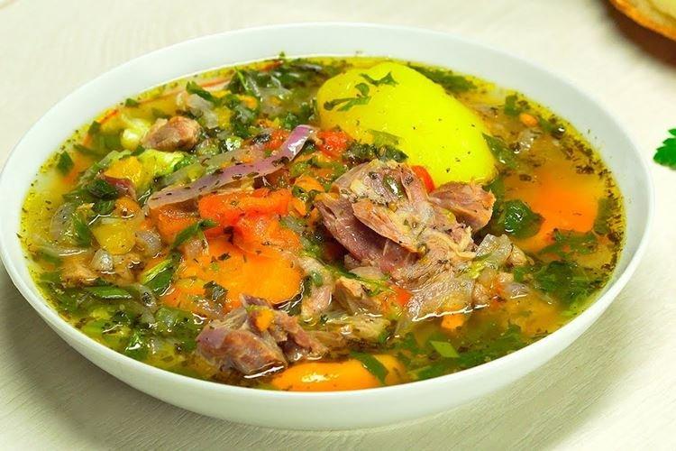 Shurpa de porc aux champignons