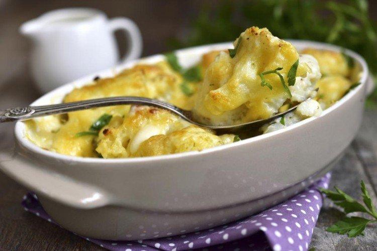 Chou-fleur avec oeuf et fromage