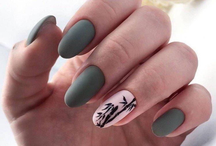 Manucure pour ongles longs ovales