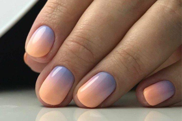 Manucure dégradée pour ongles courts