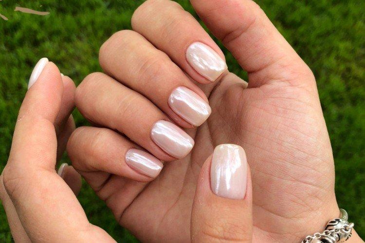 Manucure avec rub perlé