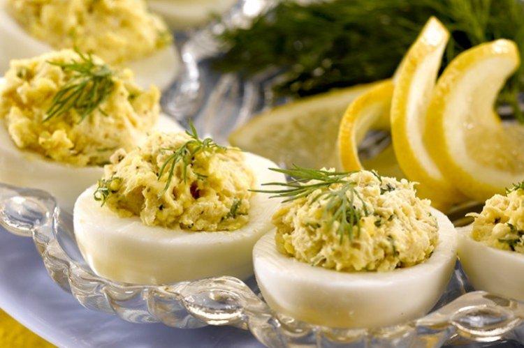 Oeufs farcis aux cornichons