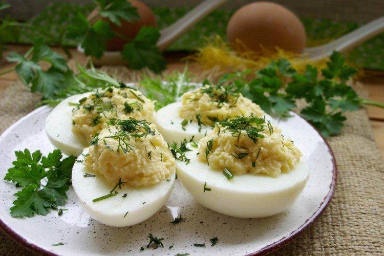 Oeufs farcis au fromage