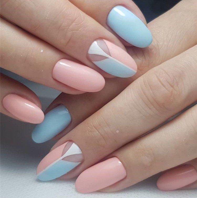 Manucure rose et bleue