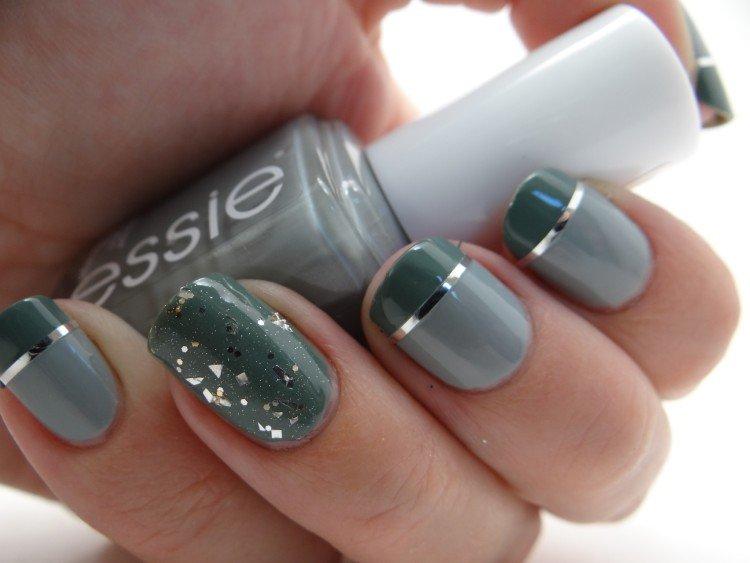 Manucure gris-vert