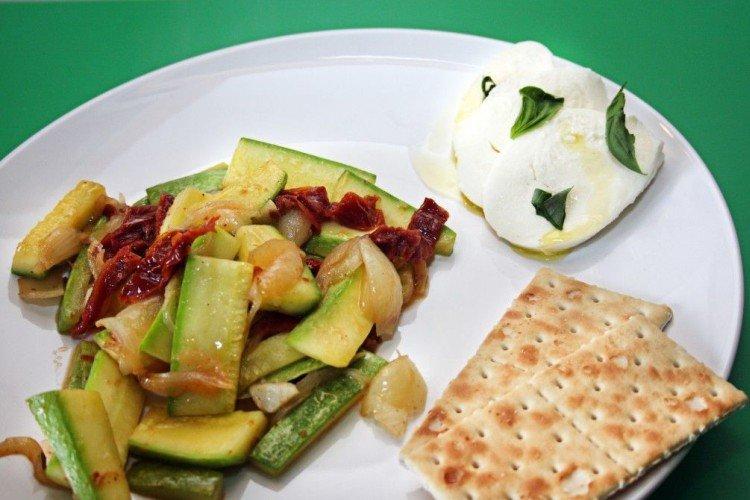 Courgettes aux tomates séchées