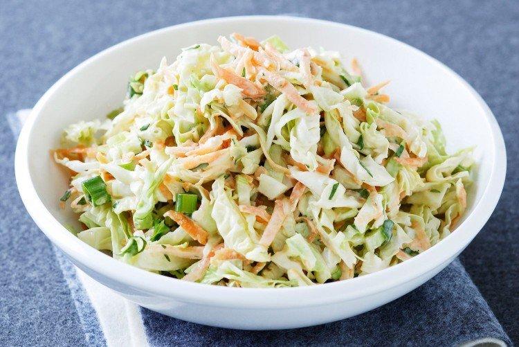 Salade de chou au concombre et vinaigrette au sésame