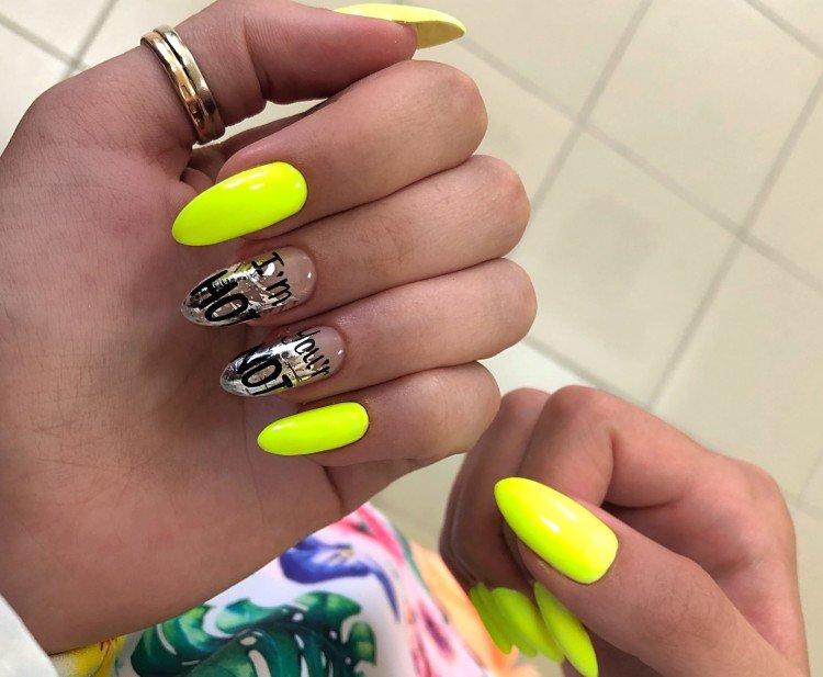 Manucure au néon