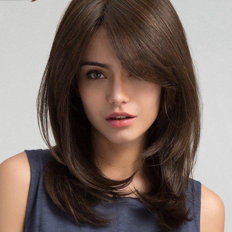 Coupe de cheveux en échelle - photos et idées