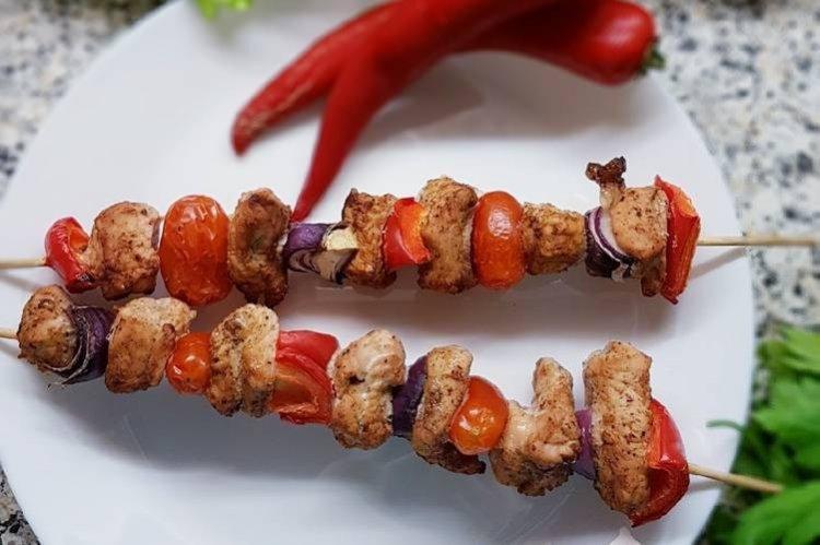 Brochettes de dinde au four