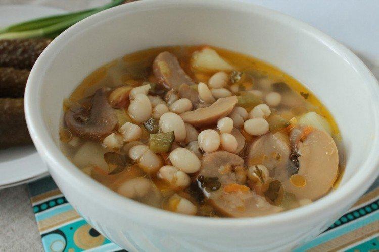 Soupe de haricots aux champignons