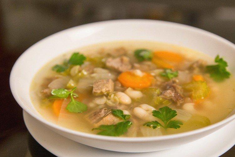 Soupe de haricots au boeuf