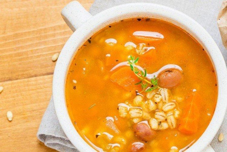 Soupe de haricots rouges à l'orge