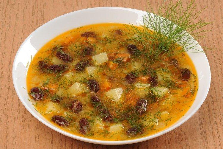 Soupe aux haricots rouges et à la viande