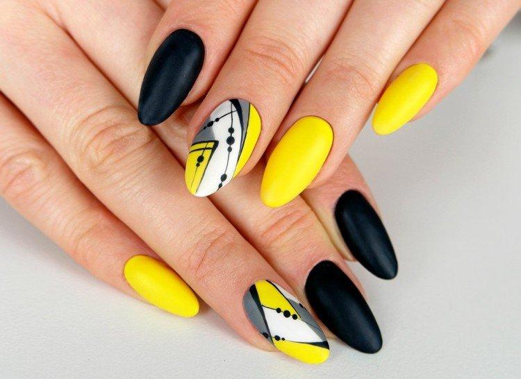 Manucure noire et jaune