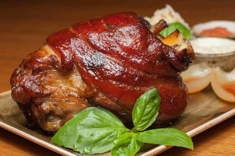 Jarret de porc à la bière et mayonnaise