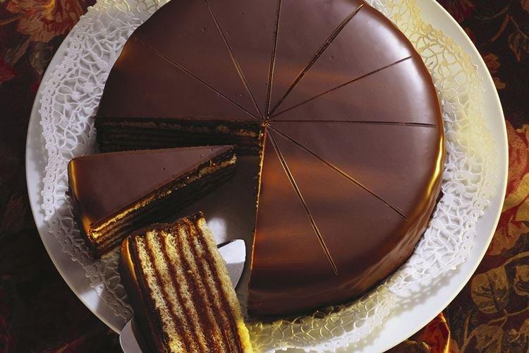 Glaçage au chocolat sur l'eau