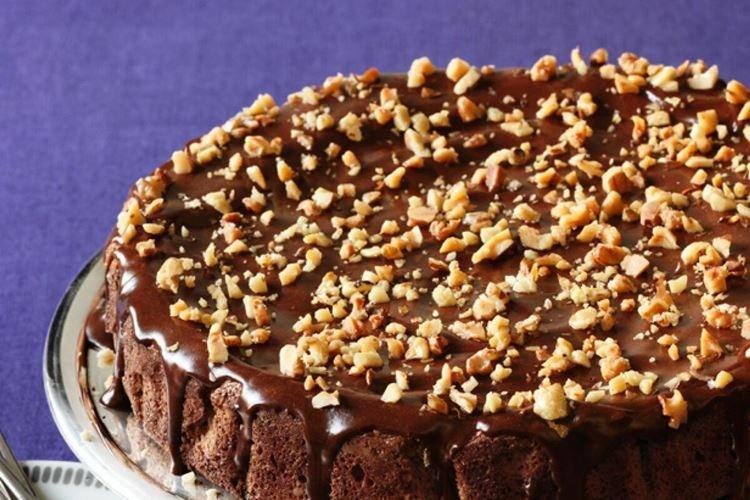 Glaçage au chocolat aux noix