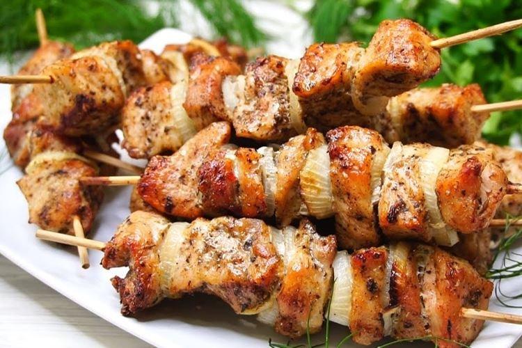 Chachlik de porc à la crème sure