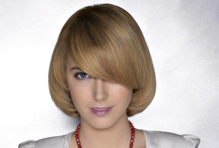 Page avec une longue frange