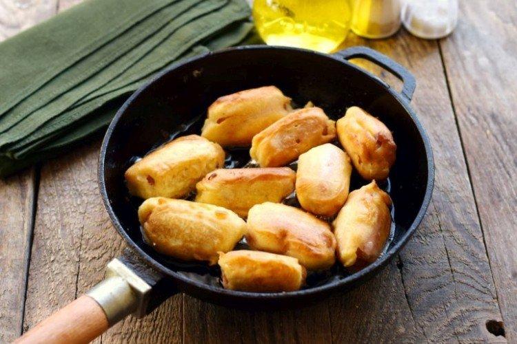 Saucisses bouillies en pâte