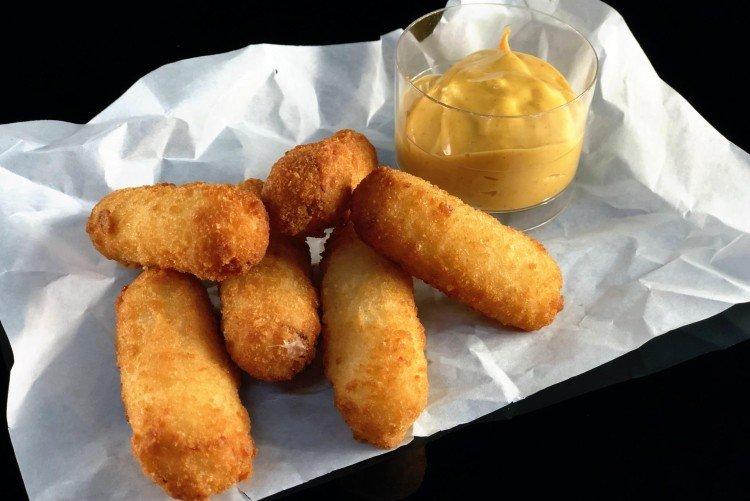 Saucisses en pâte sur kéfir