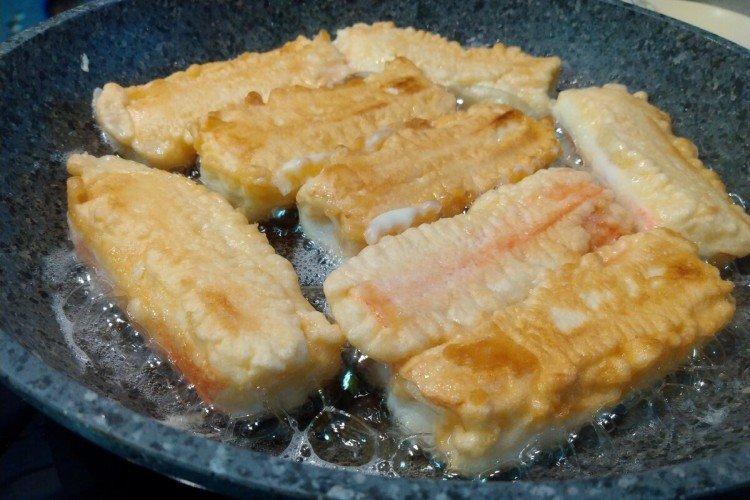 Bâtonnets de crabe aux champignons en pâte