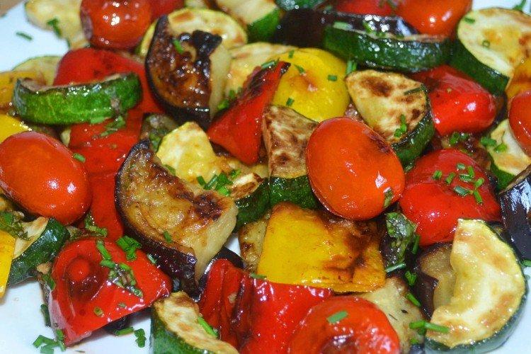 Salade maigre tiède aux courgettes