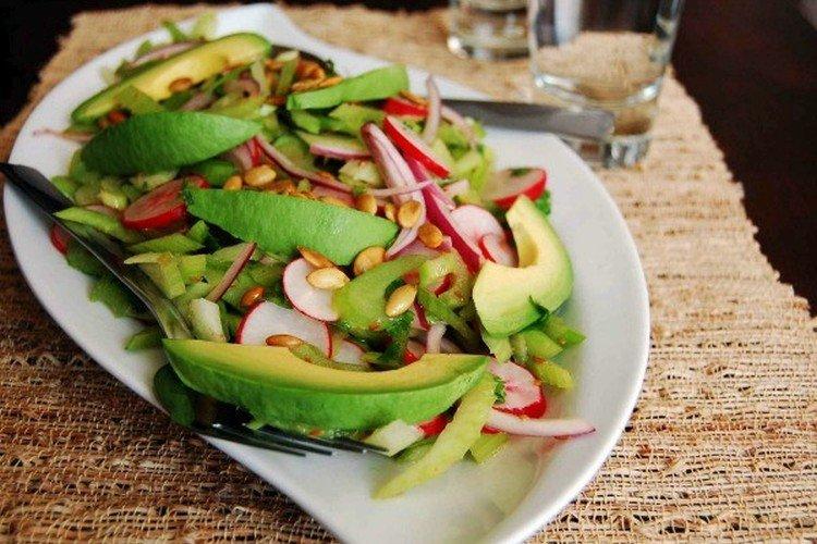 Salade d'avocat maigre
