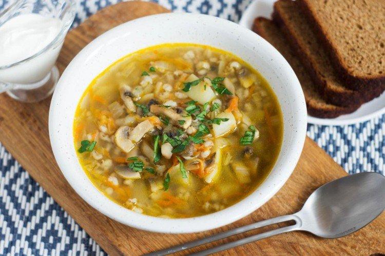 Soupe de champignons maigres à l'orge