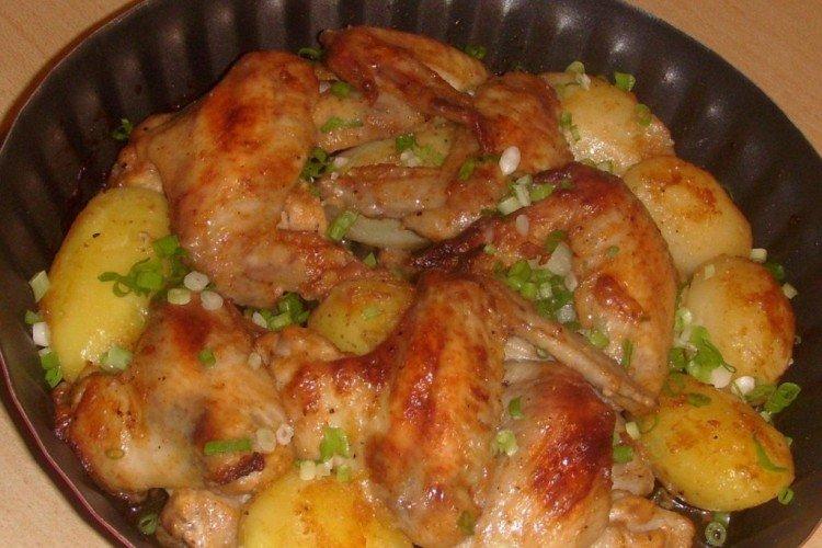Ailes de poulet aux pommes de terre