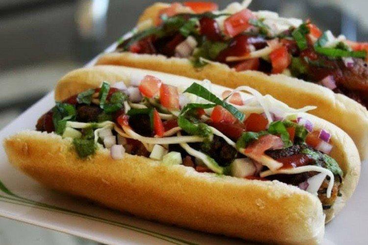 Hot-dog aux légumes frais