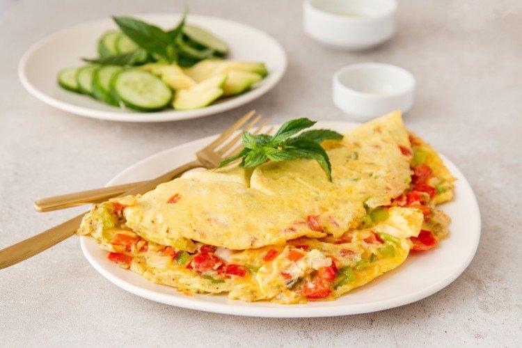 Omelette aux haricots et poulet