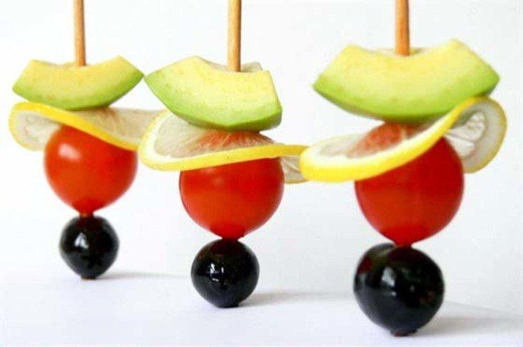 Canapés à l'avocat et au citron vert