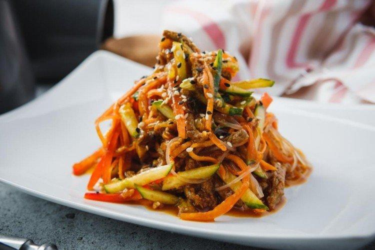 Funchose et salade de boeuf