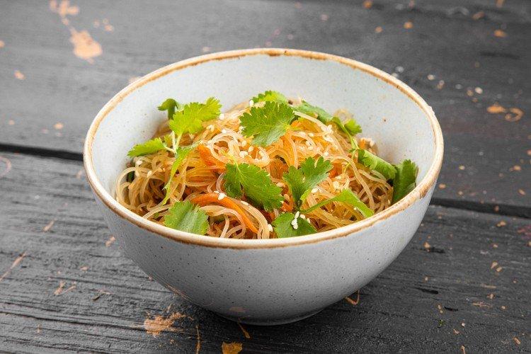 Salade funchose et quinoa