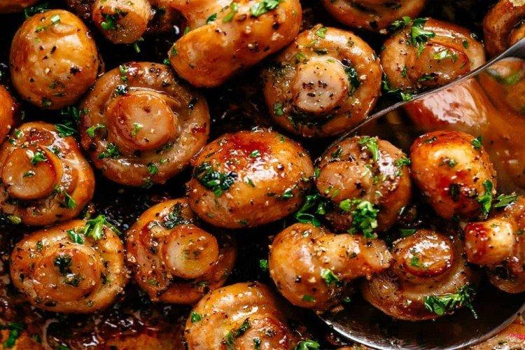 Champignons au ketchup au four