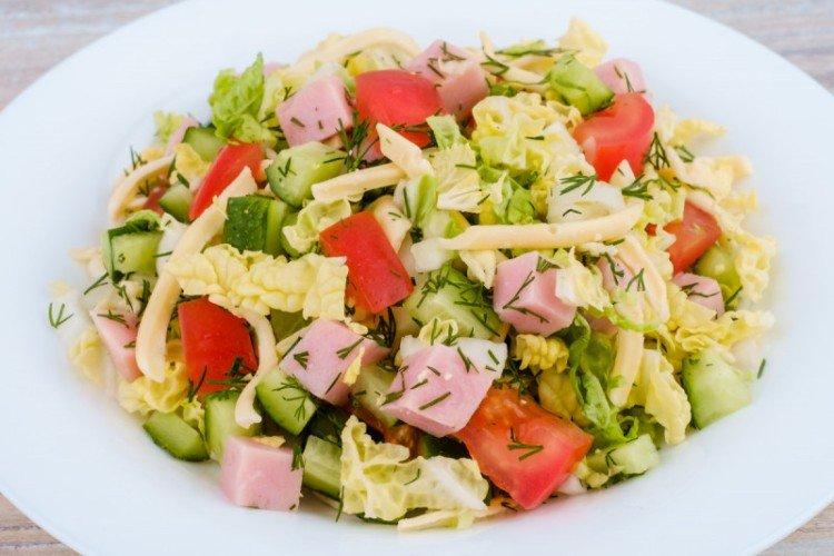 Salade de concombres, tomates et jambon Salade de concombres, tomates et jambon