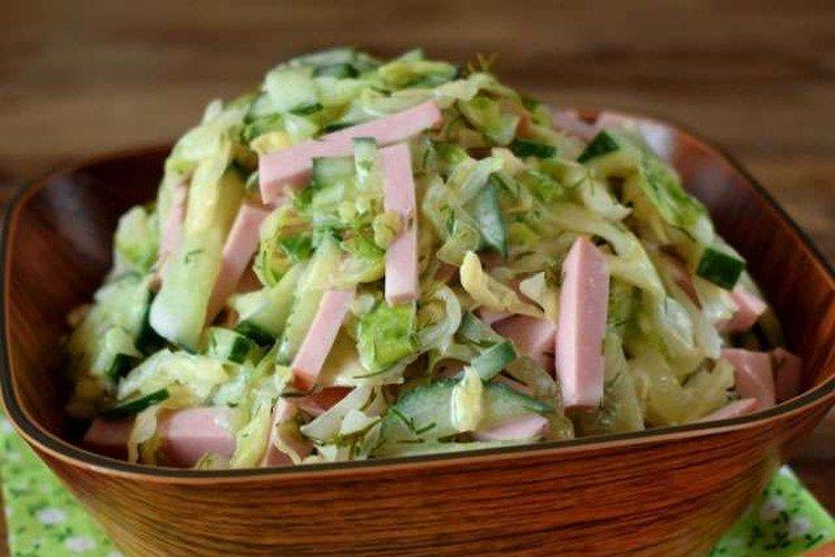 Salade de concombre, jambon et moutarde Salade de concombre, jambon et moutarde