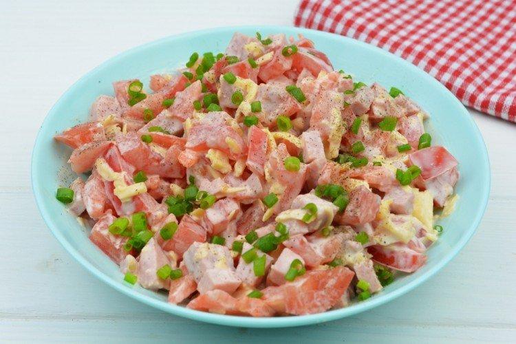 Salade de jambon, tomates et fromage Salade de jambon, tomates et fromage