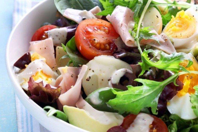 Salade tiède avec pommes de terre et jambon Salade tiède avec pommes de terre et jambon