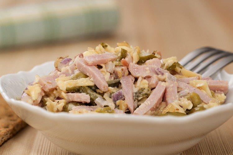 Salade d'oeufs, jambon et fromage Salade d'oeufs, jambon et fromage