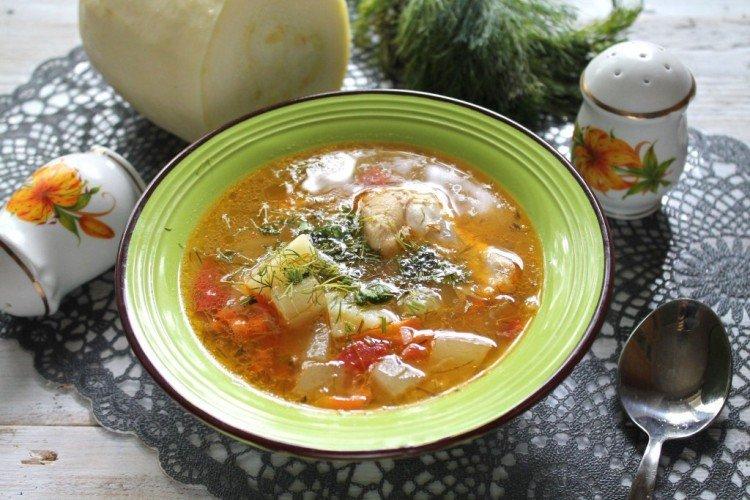Soupe de poulet aux courgettes
