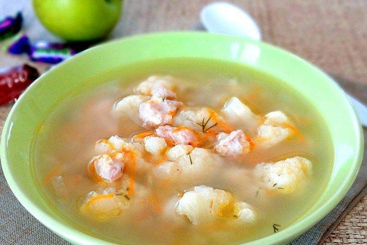Soupe de poulet au chou-fleur