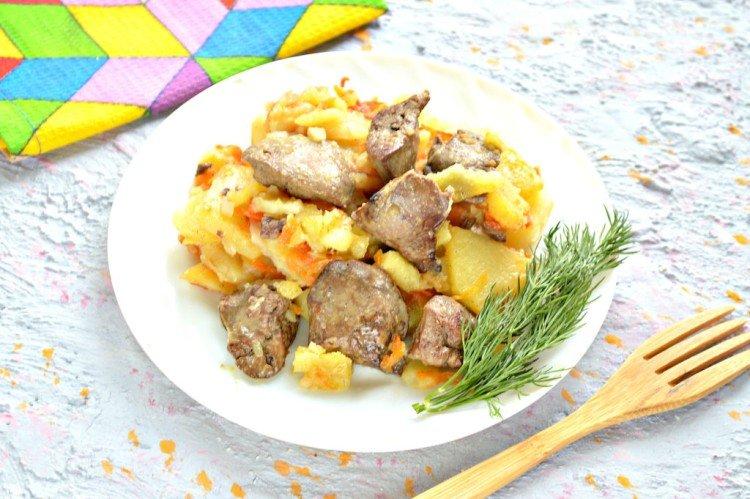 Foie de poulet aux pommes de terre à la crème sure